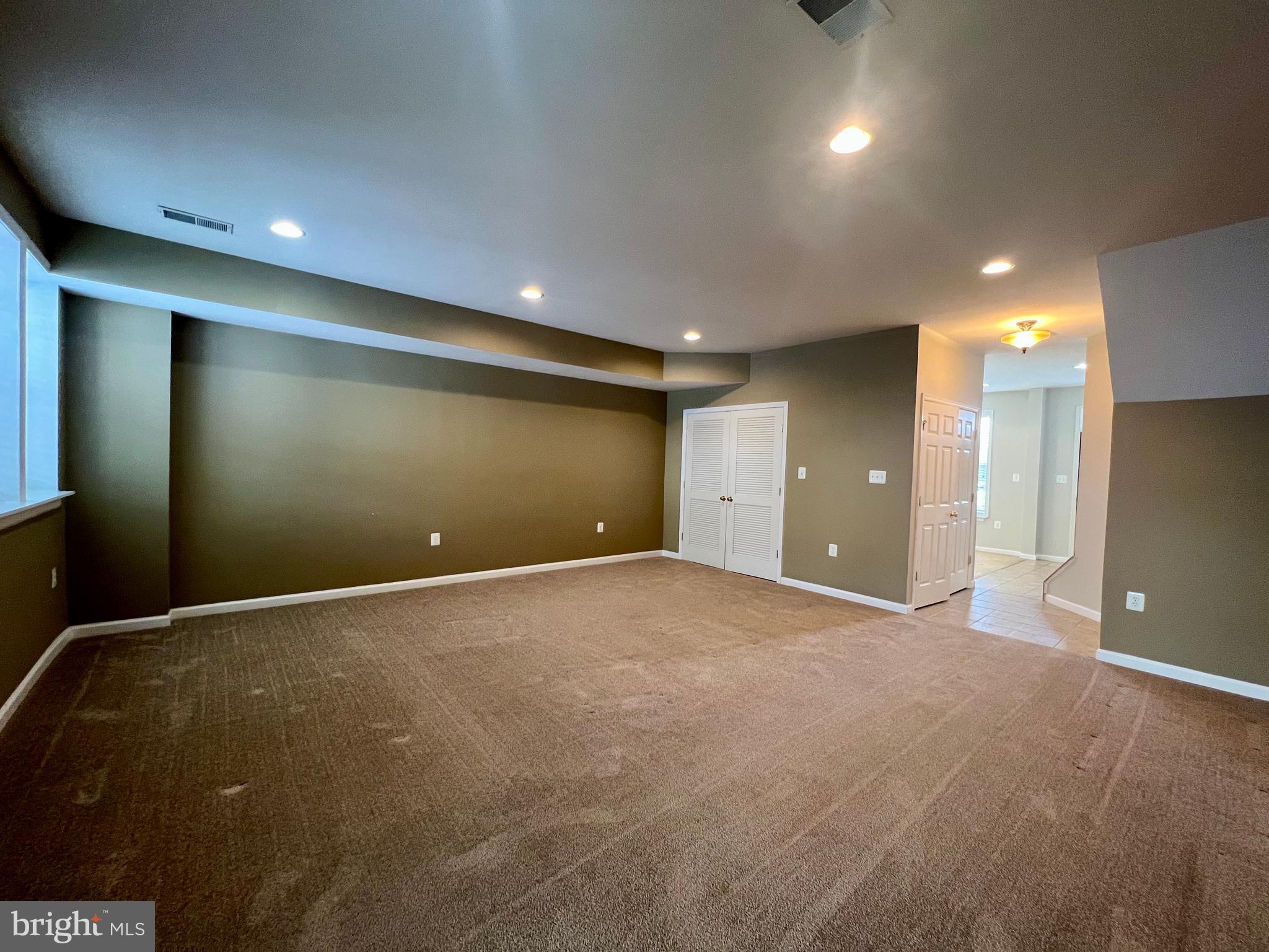 HUNTFIELD - Residential Lease