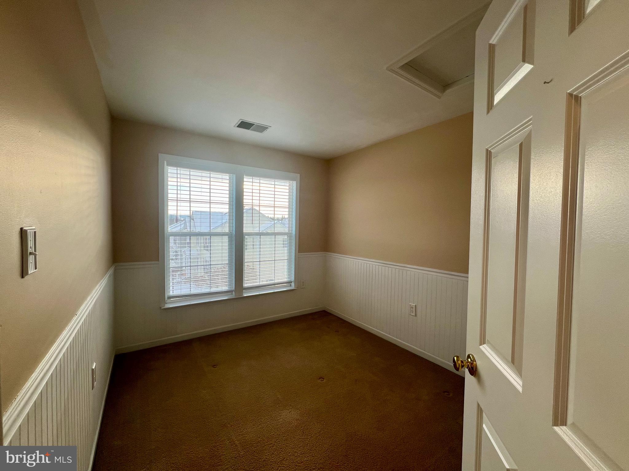 HUNTFIELD - Residential Lease