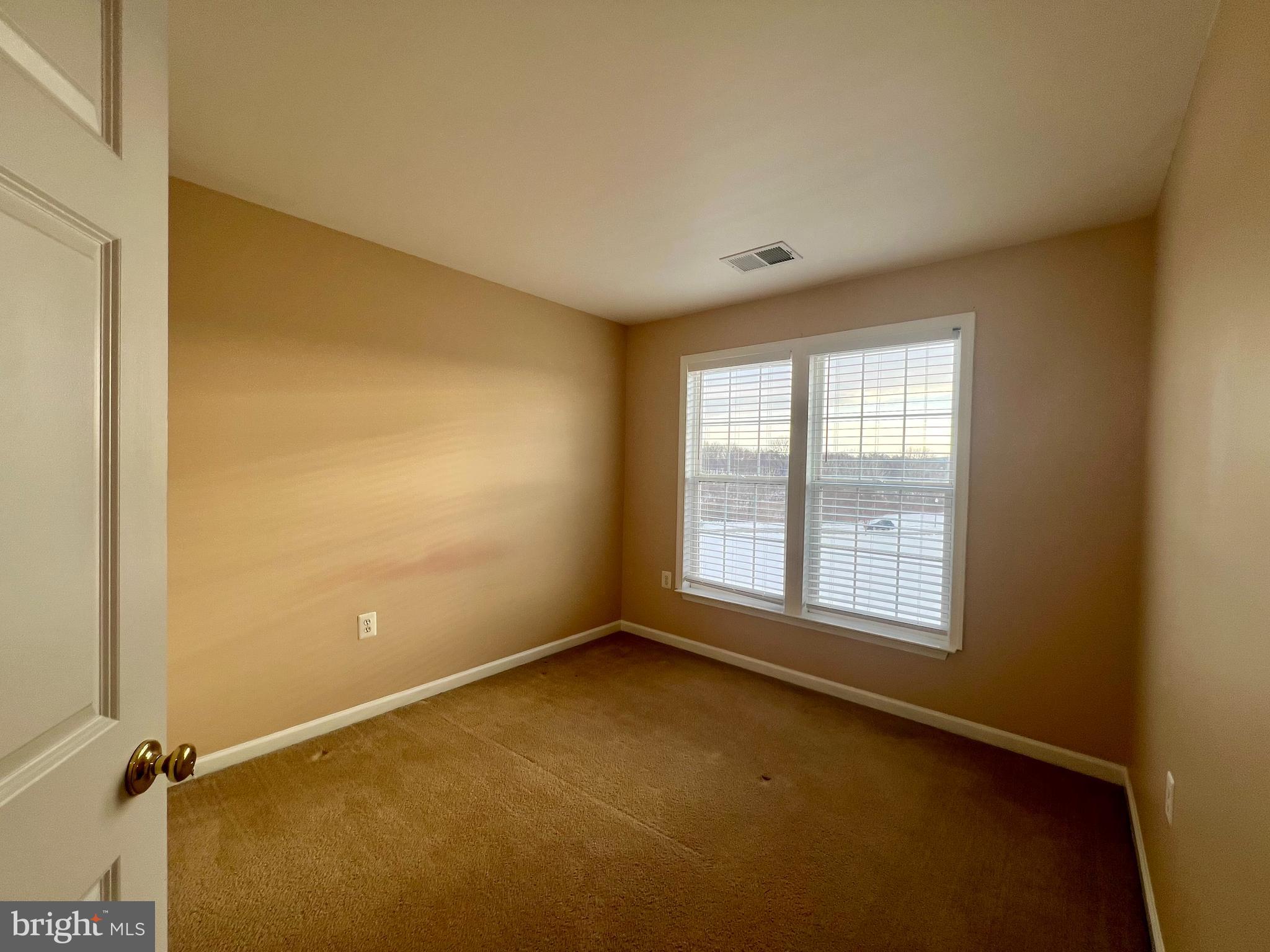 HUNTFIELD - Residential Lease