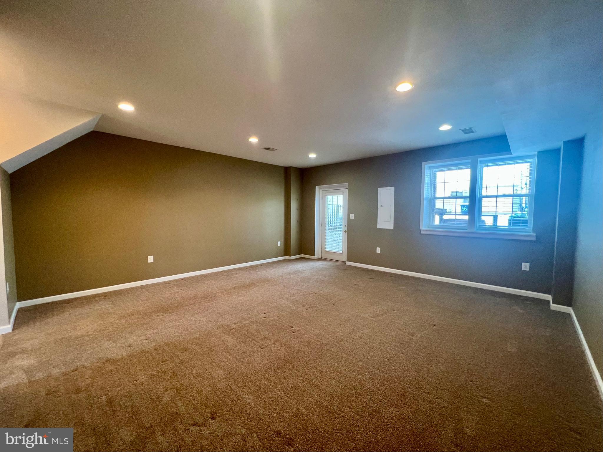 HUNTFIELD - Residential Lease