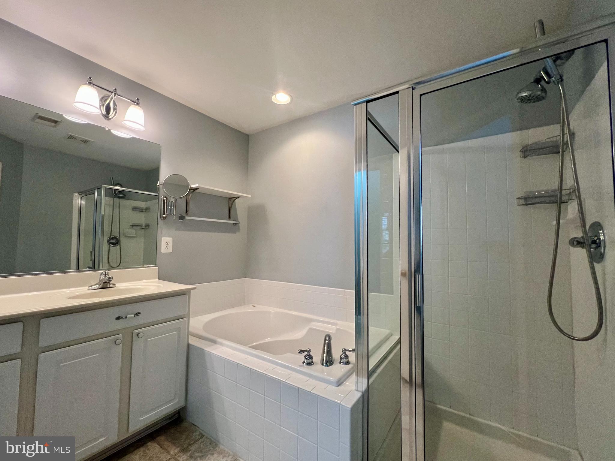 HUNTFIELD - Residential Lease