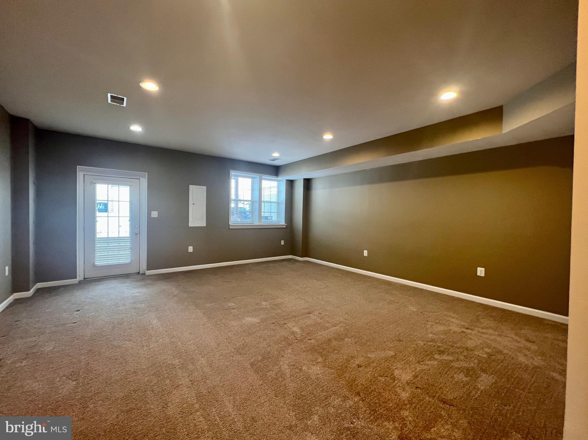 HUNTFIELD - Residential Lease