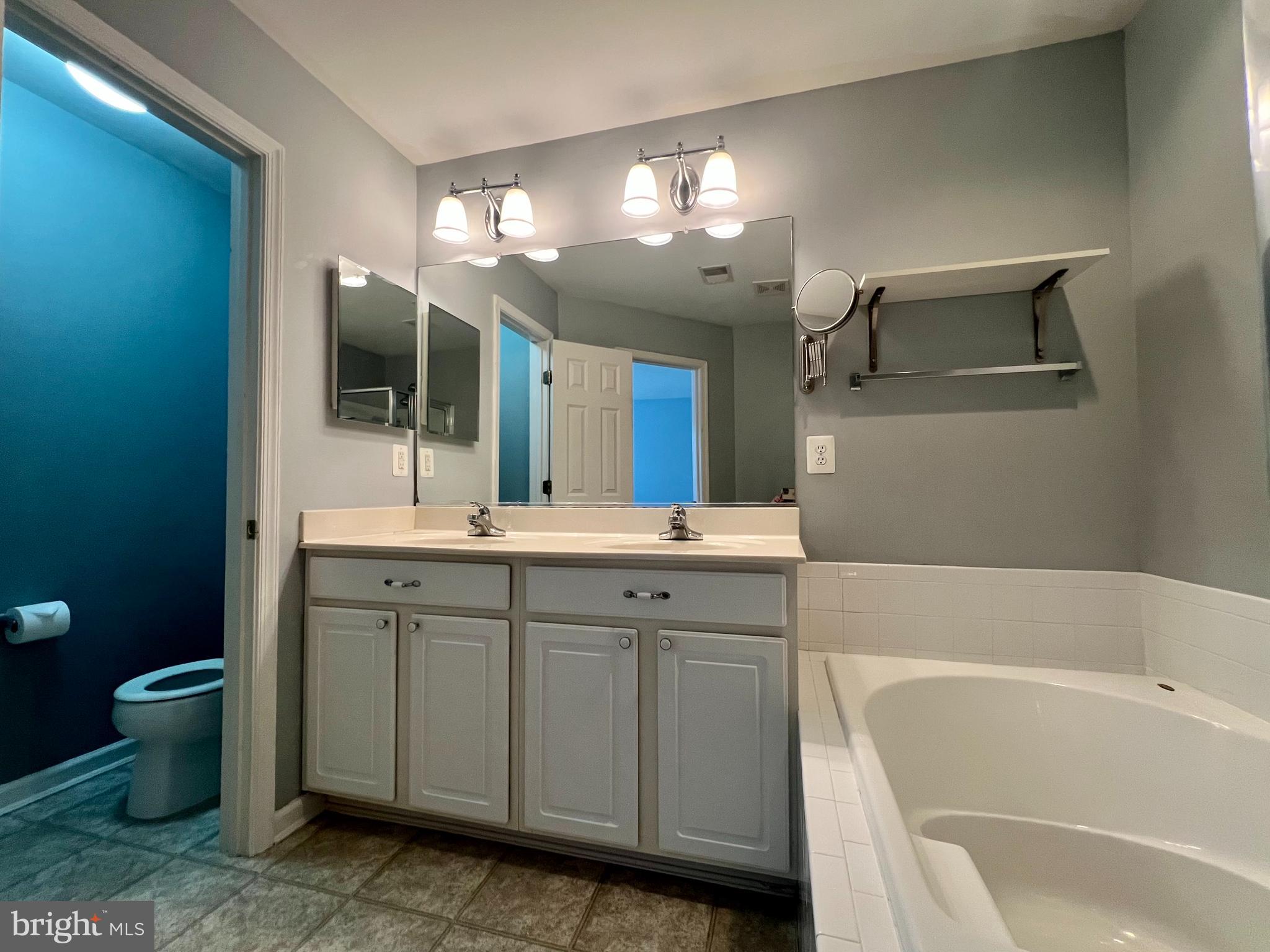 HUNTFIELD - Residential Lease