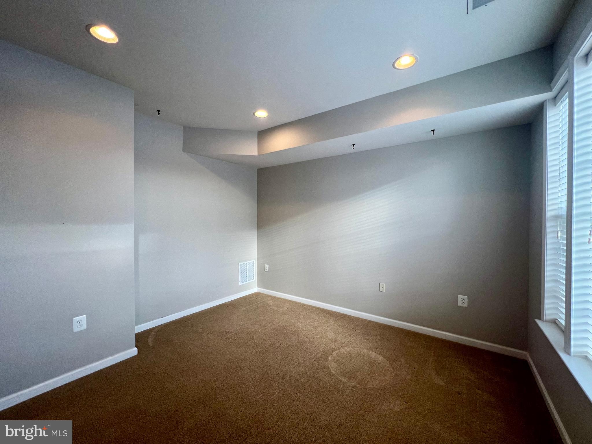 HUNTFIELD - Residential Lease