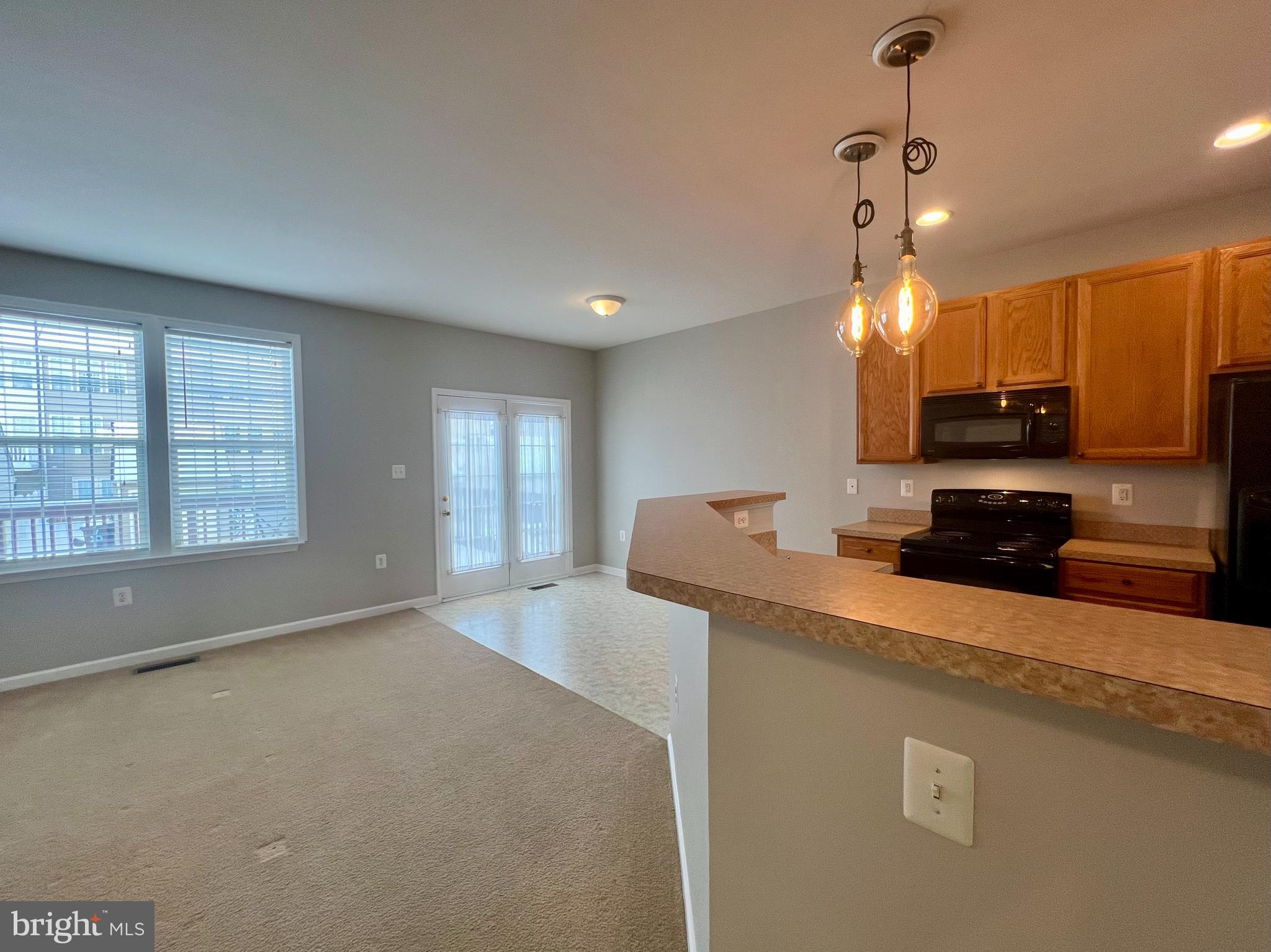 HUNTFIELD - Residential Lease