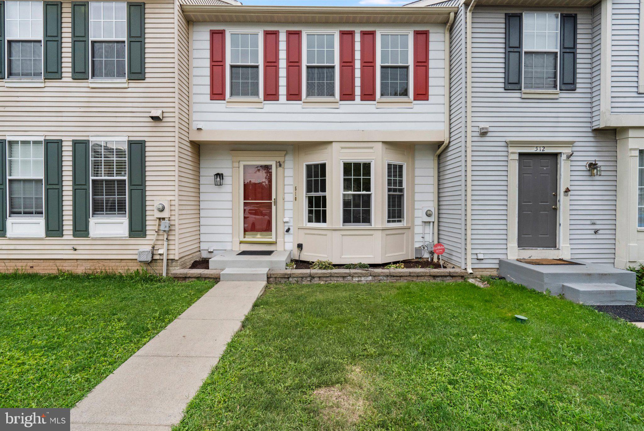 510 HOLLYBERRY WAY