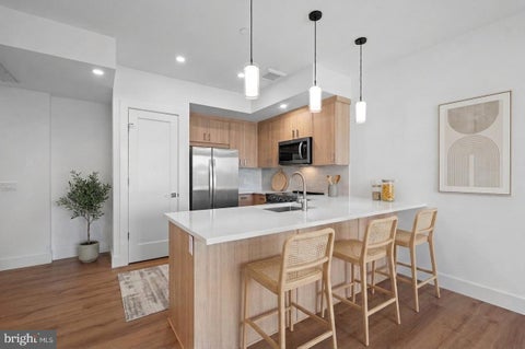 Condo For Rent - 650 Montgomery Avenue Ave #203<br/> Montgomery County, NARBERTH, PA 19072