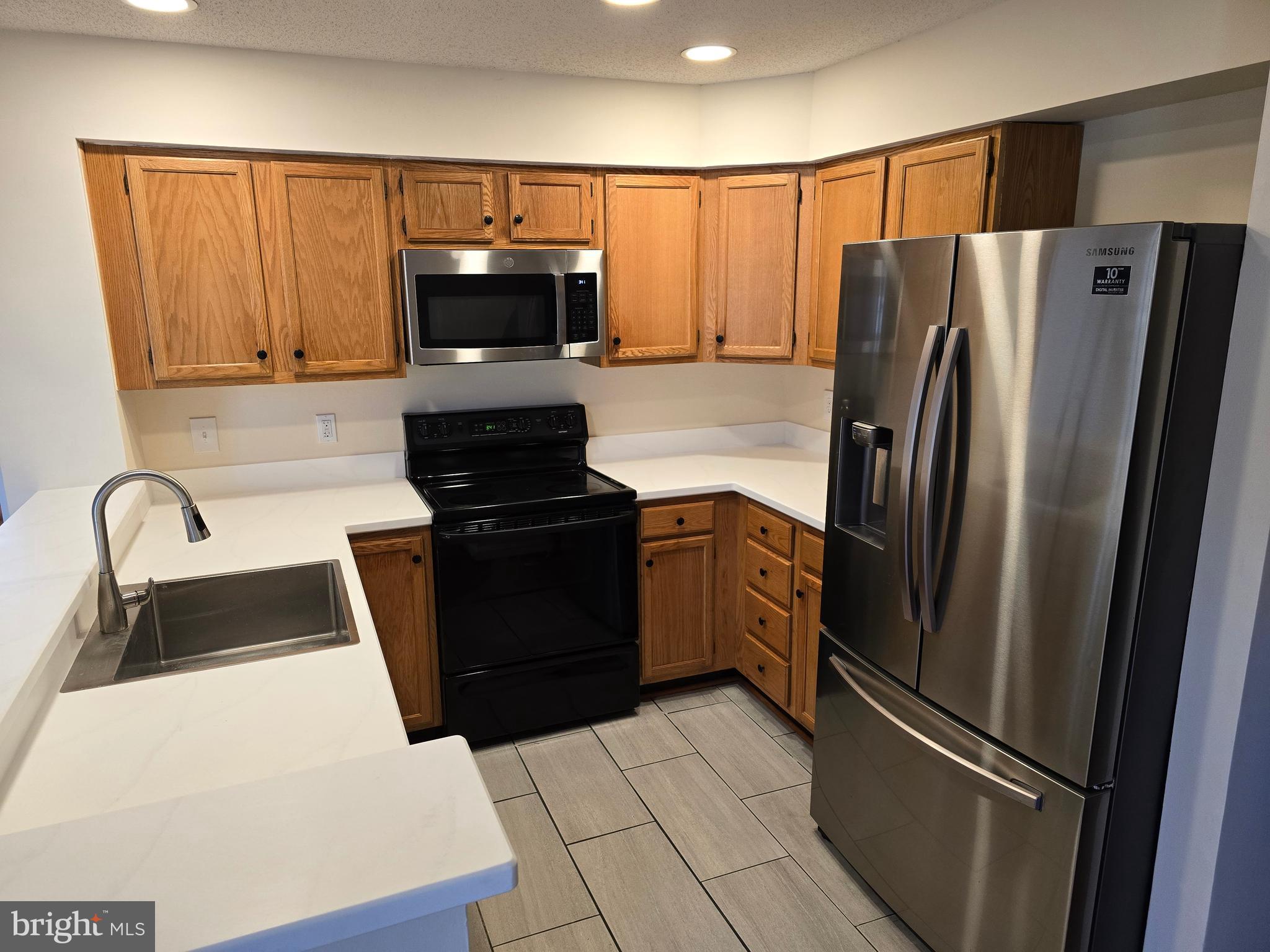 TIERS OF MANCHESTER LAKES - Residential