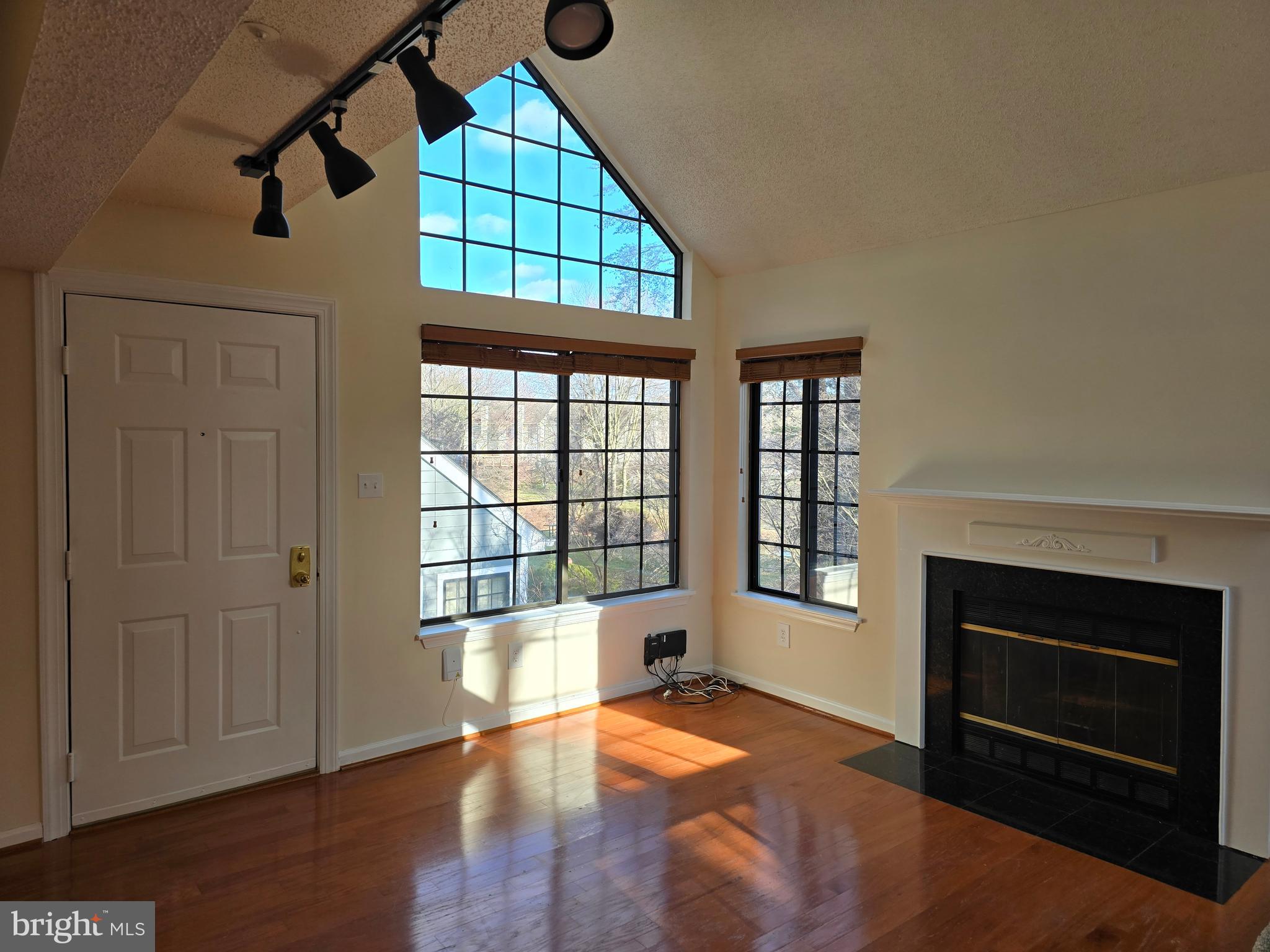 TIERS OF MANCHESTER LAKES - Residential