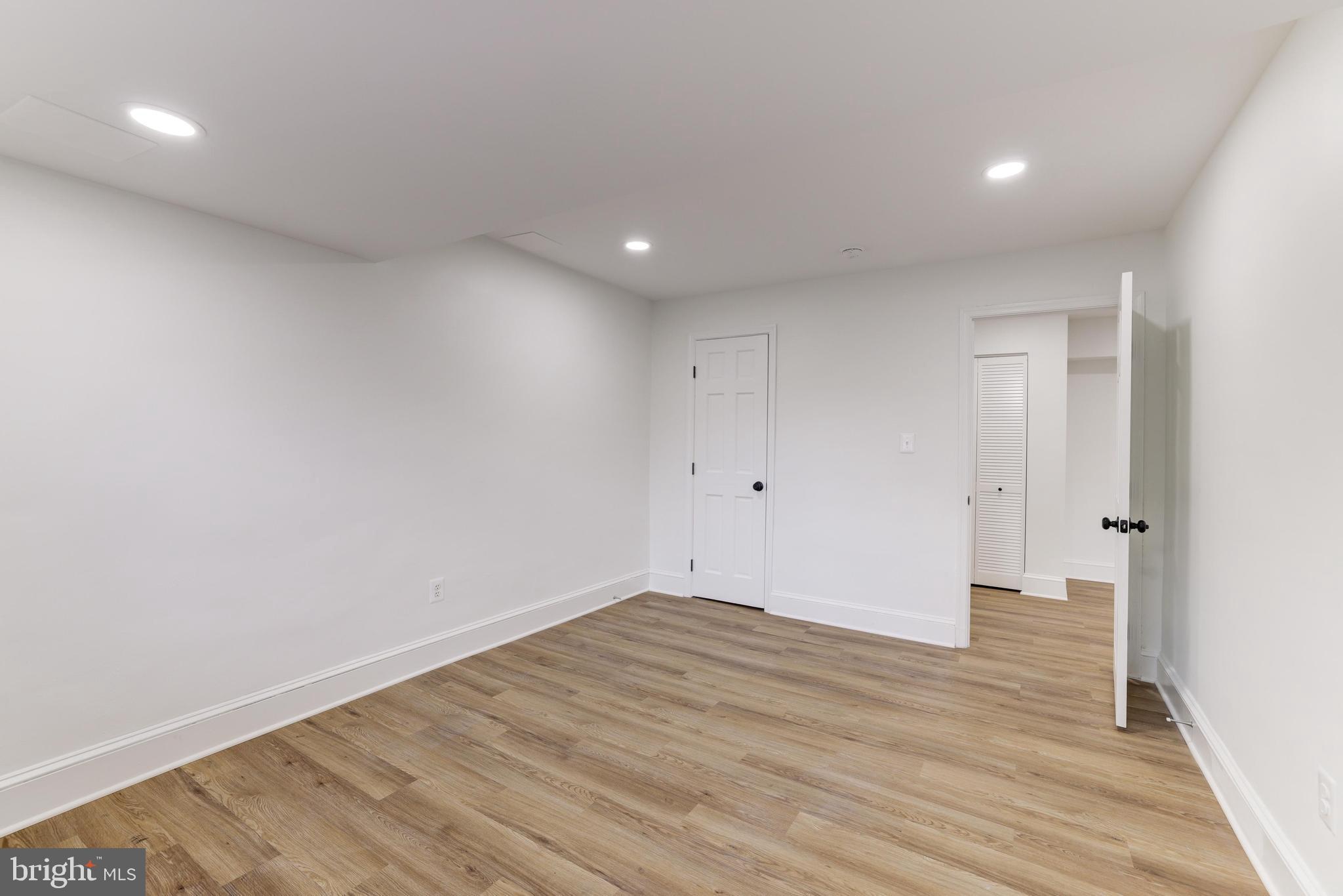 POTOWMACK CROSSING - Residential