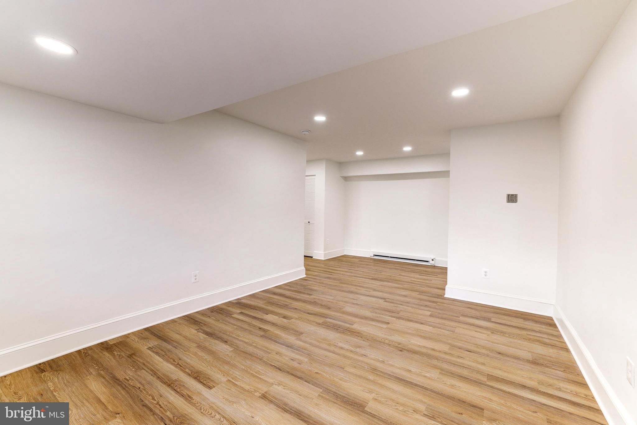 POTOWMACK CROSSING - Residential