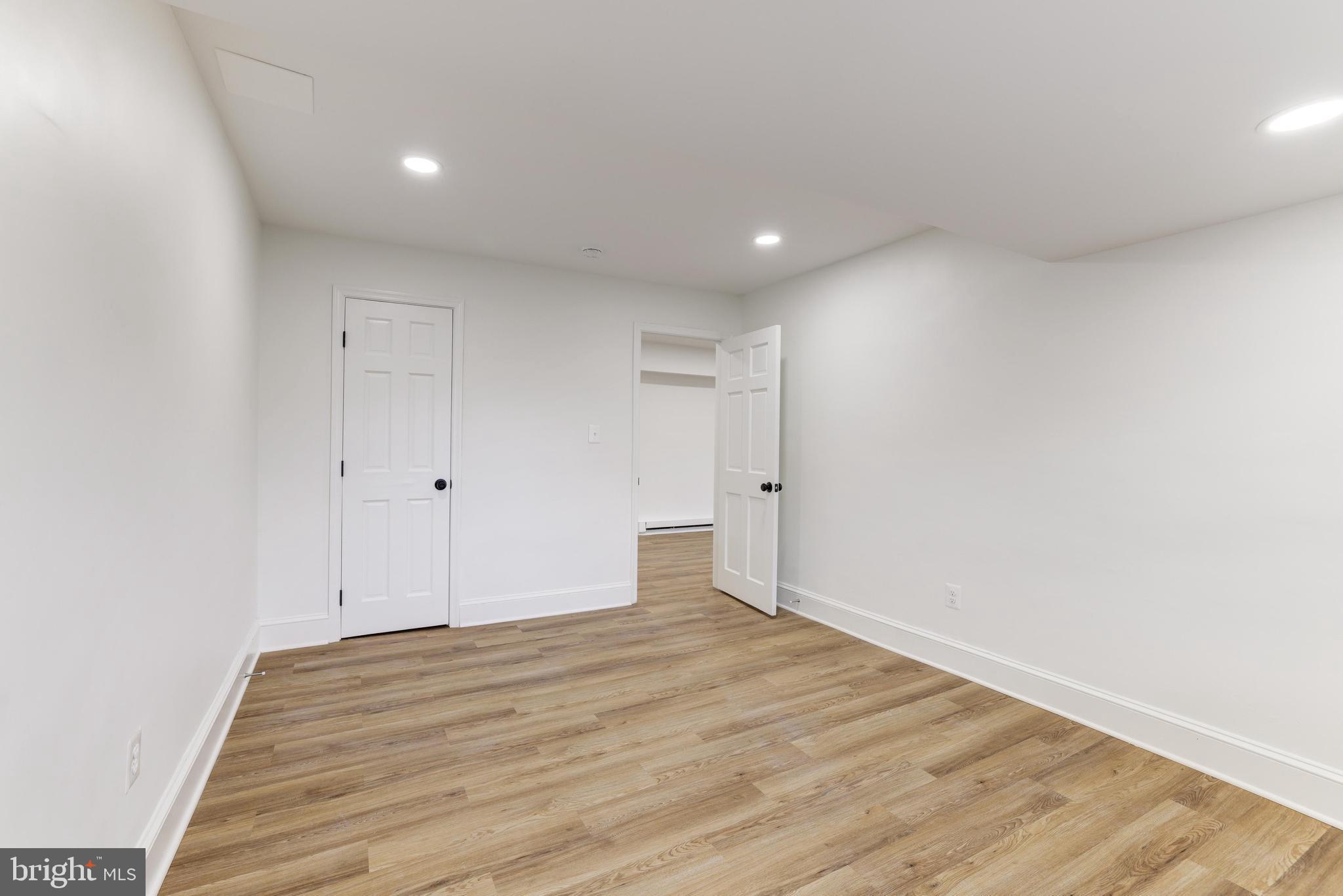 POTOWMACK CROSSING - Residential