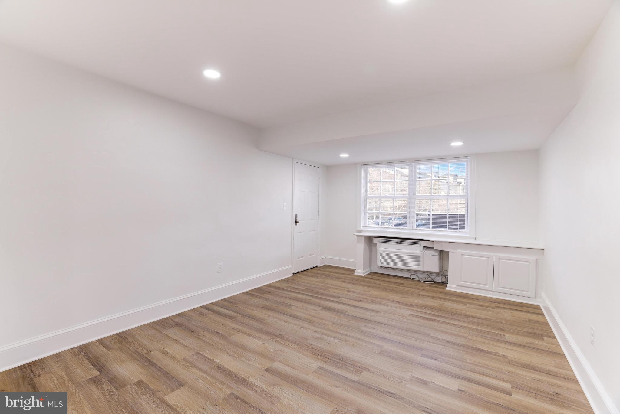 POTOWMACK CROSSING - Residential