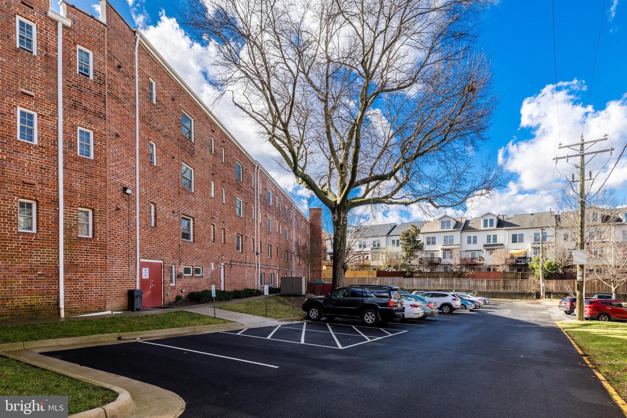 POTOWMACK CROSSING - Residential