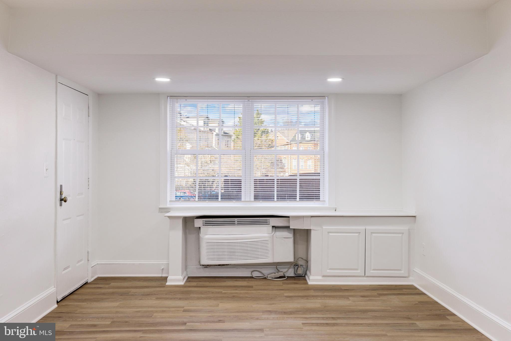 POTOWMACK CROSSING - Residential