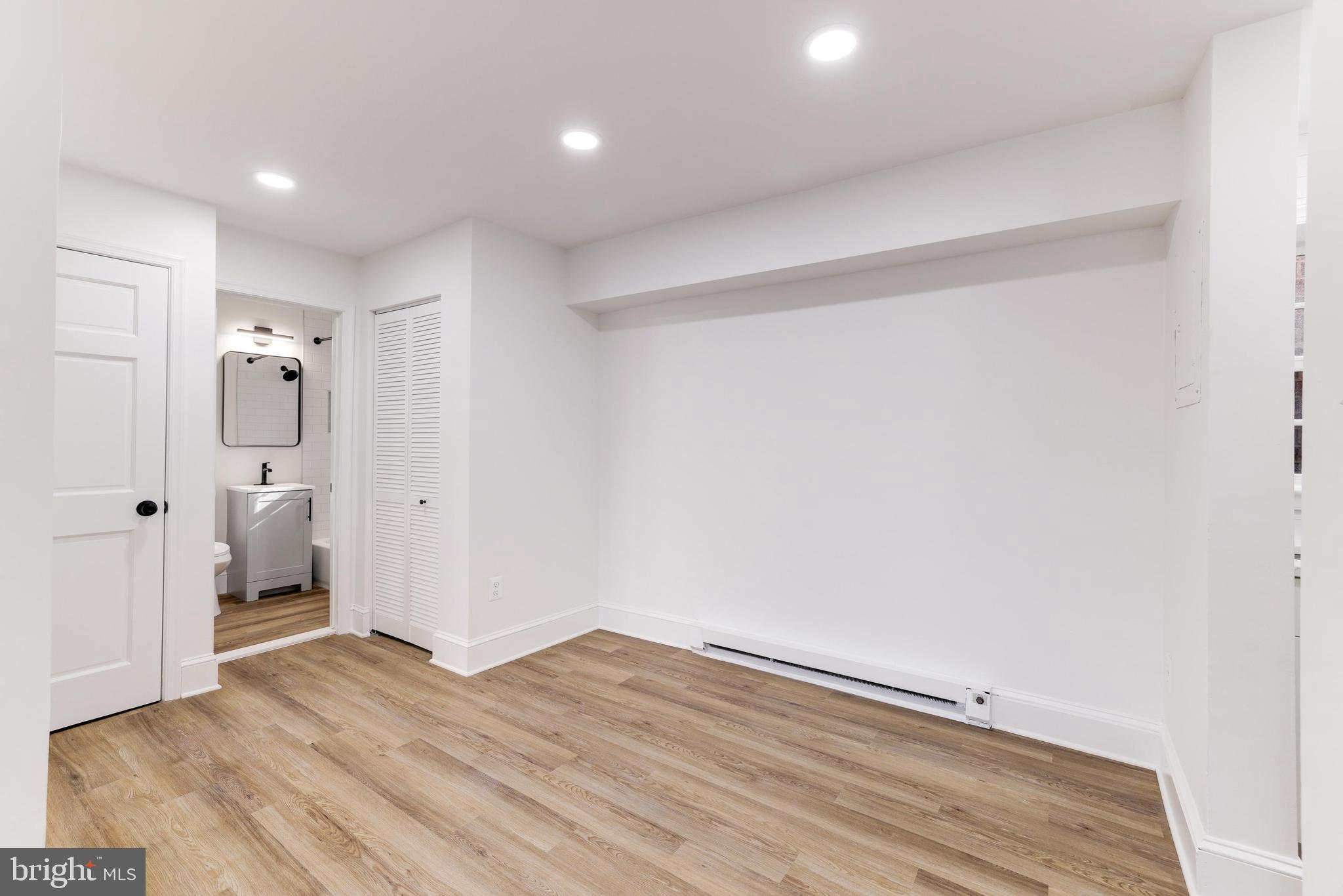 POTOWMACK CROSSING - Residential