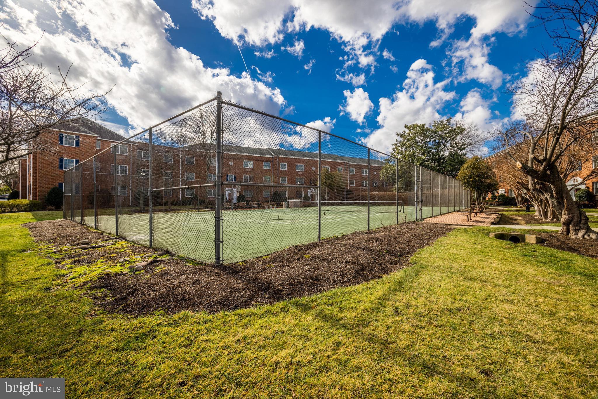 POTOWMACK CROSSING - Residential