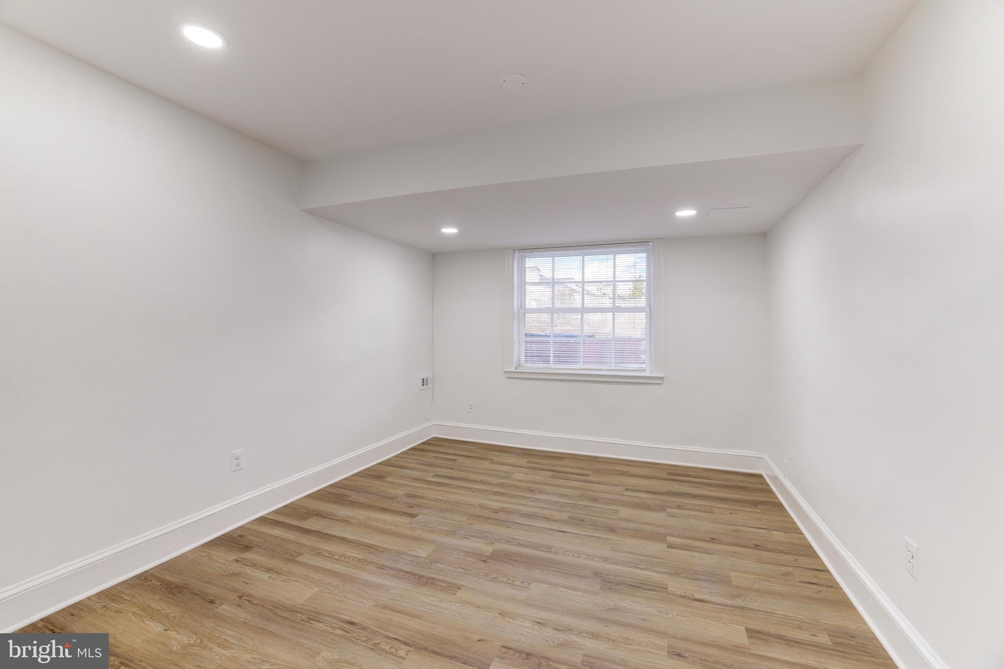 POTOWMACK CROSSING - Residential