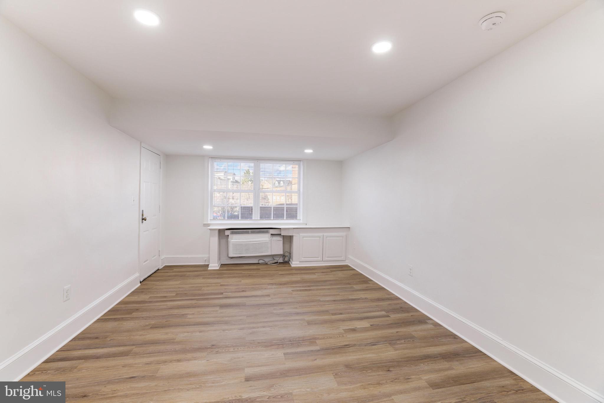 POTOWMACK CROSSING - Residential