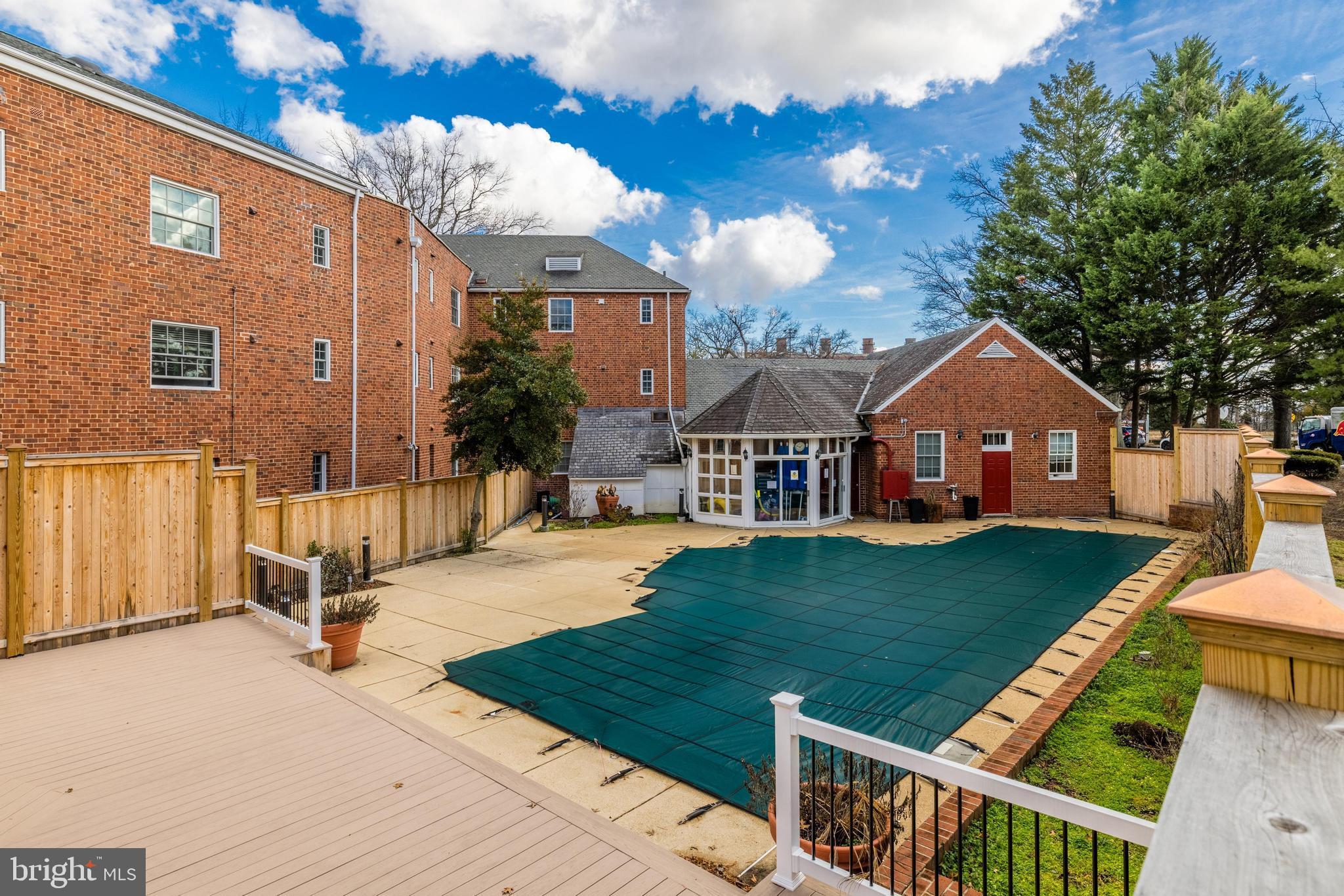 POTOWMACK CROSSING - Residential