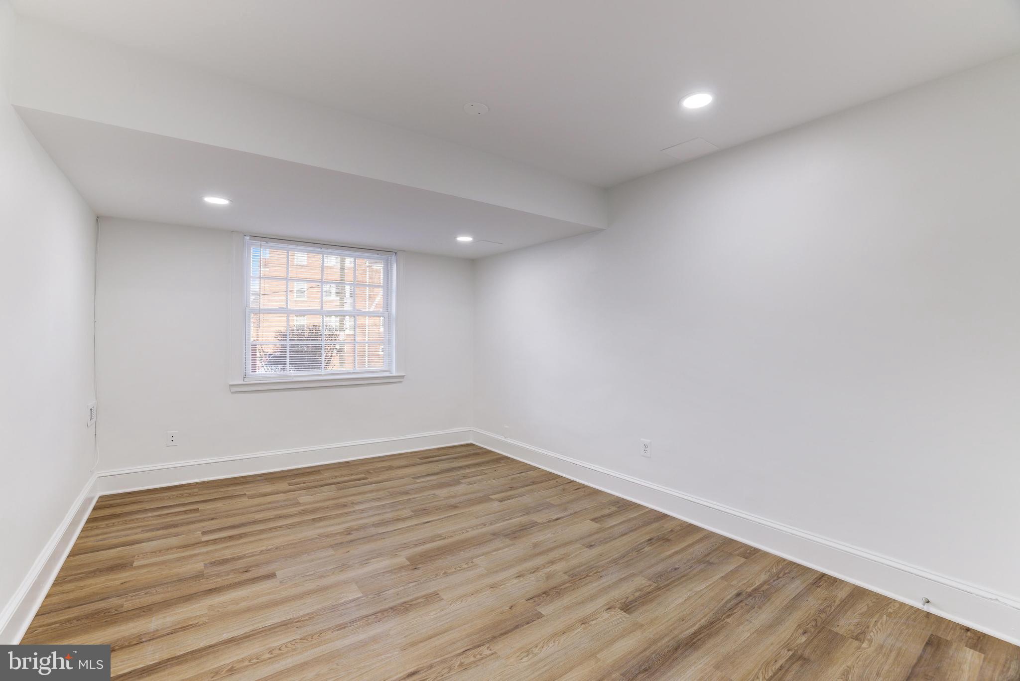 POTOWMACK CROSSING - Residential