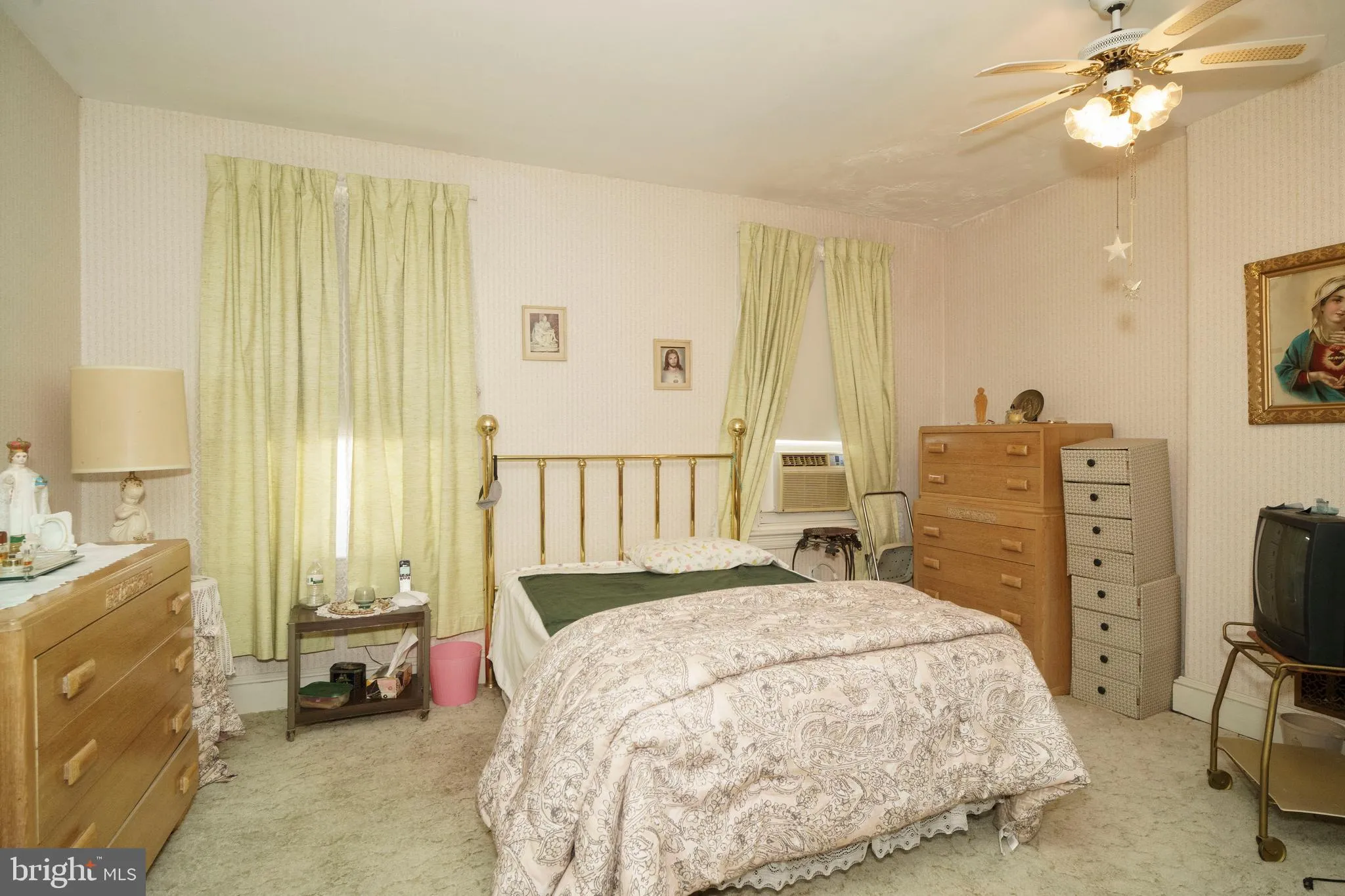 Philadelphia, Pennsylvania 19136, United States, 3 Bedrooms Bedrooms, ,2 BathroomsBathrooms,Residential,Pending,214237