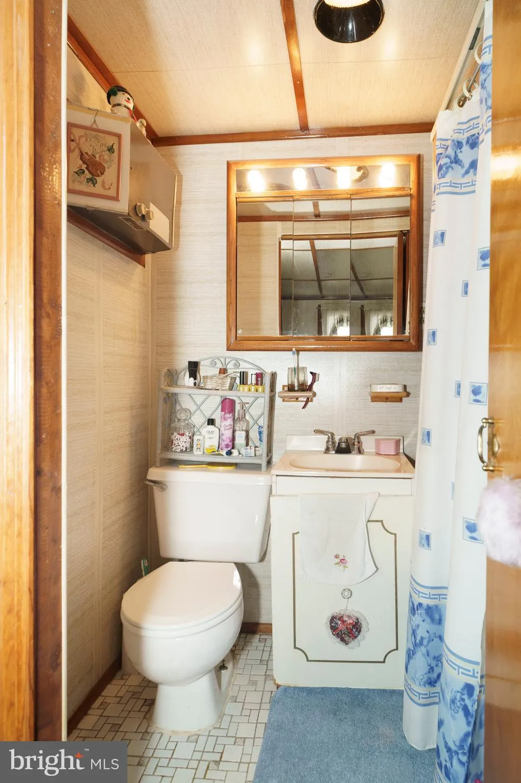 Philadelphia, Pennsylvania 19136, United States, 3 Bedrooms Bedrooms, ,2 BathroomsBathrooms,Residential,Pending,214237