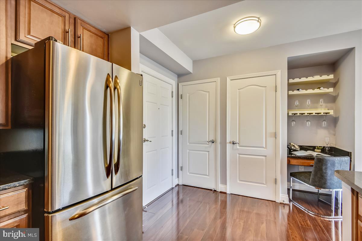 THE HENRY - Residential