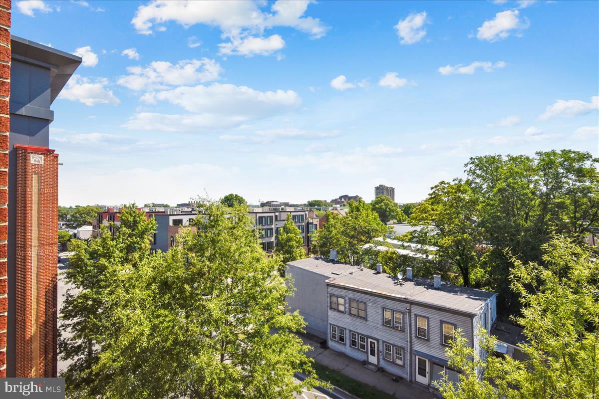 THE HENRY - Residential