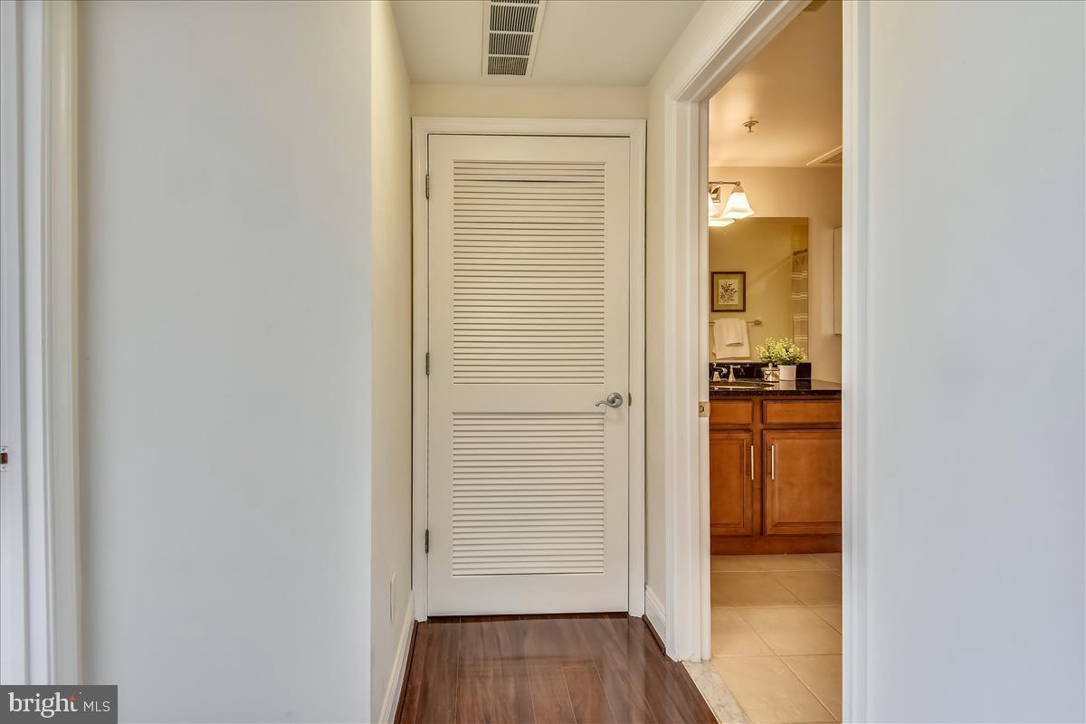 THE HENRY - Residential