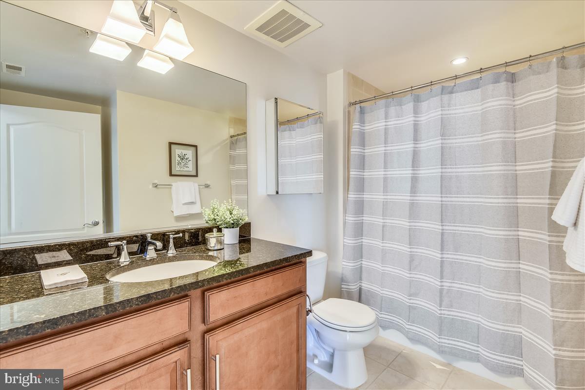 THE HENRY - Residential