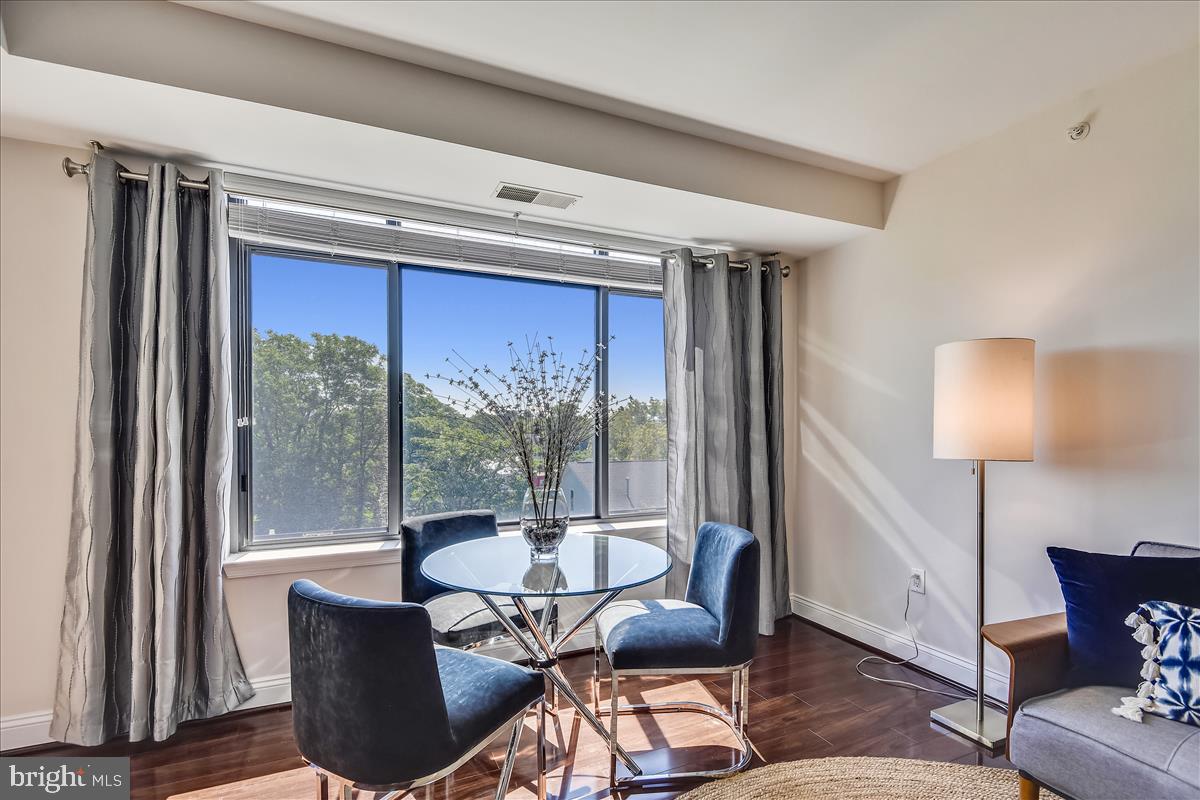 THE HENRY - Residential