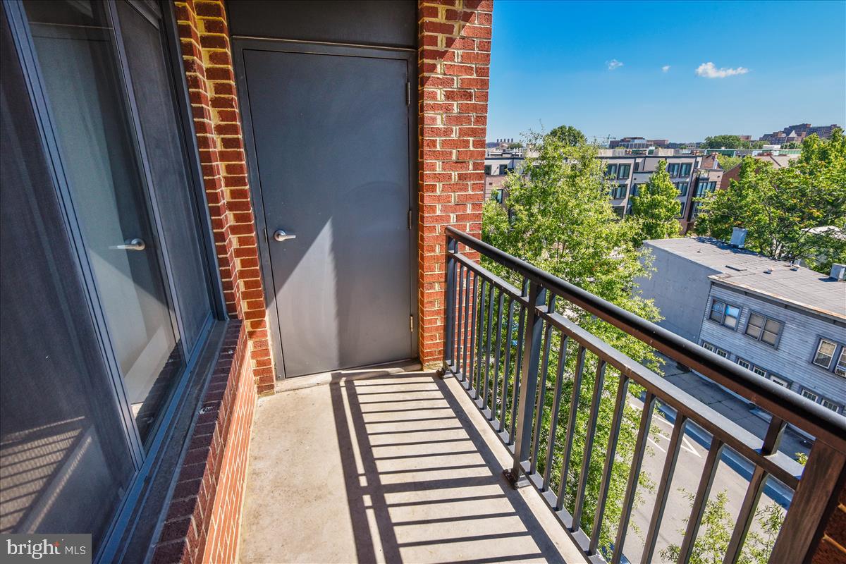 THE HENRY - Residential