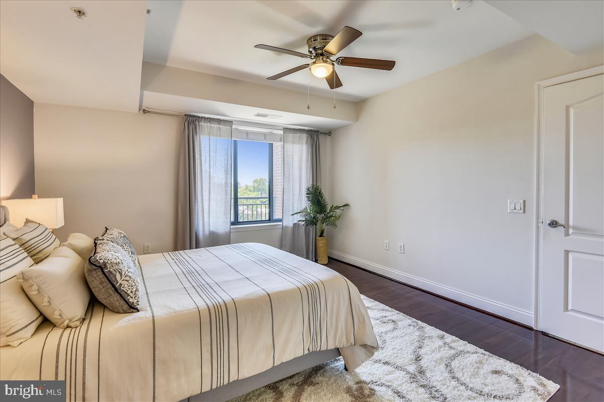 THE HENRY - Residential