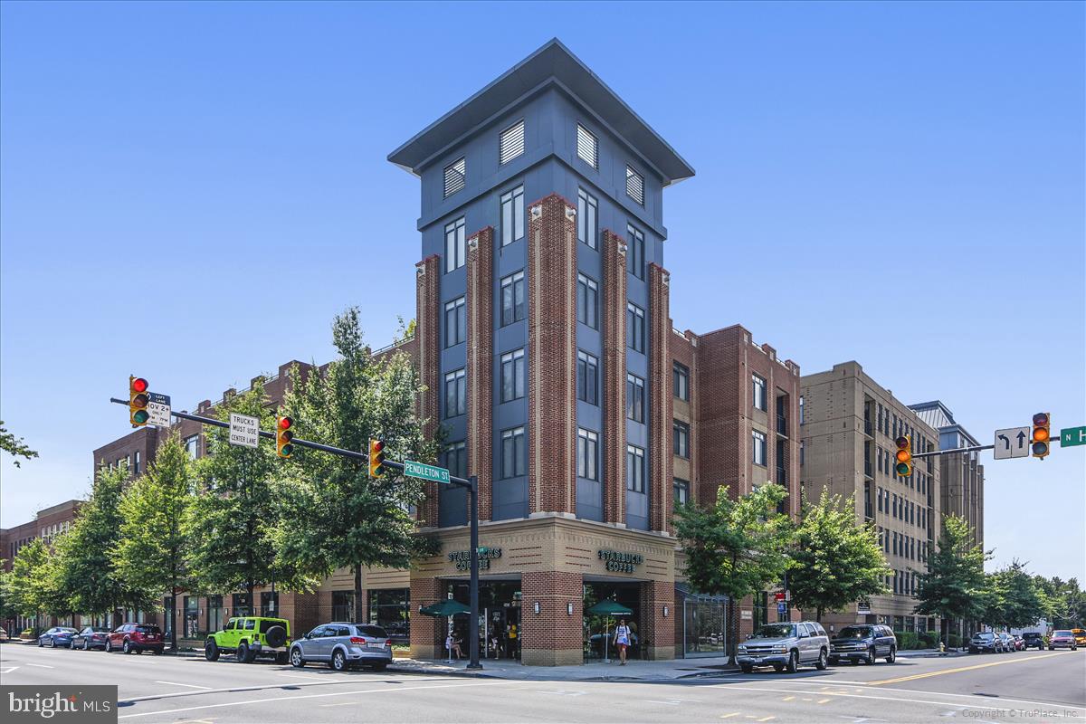 THE HENRY - Residential