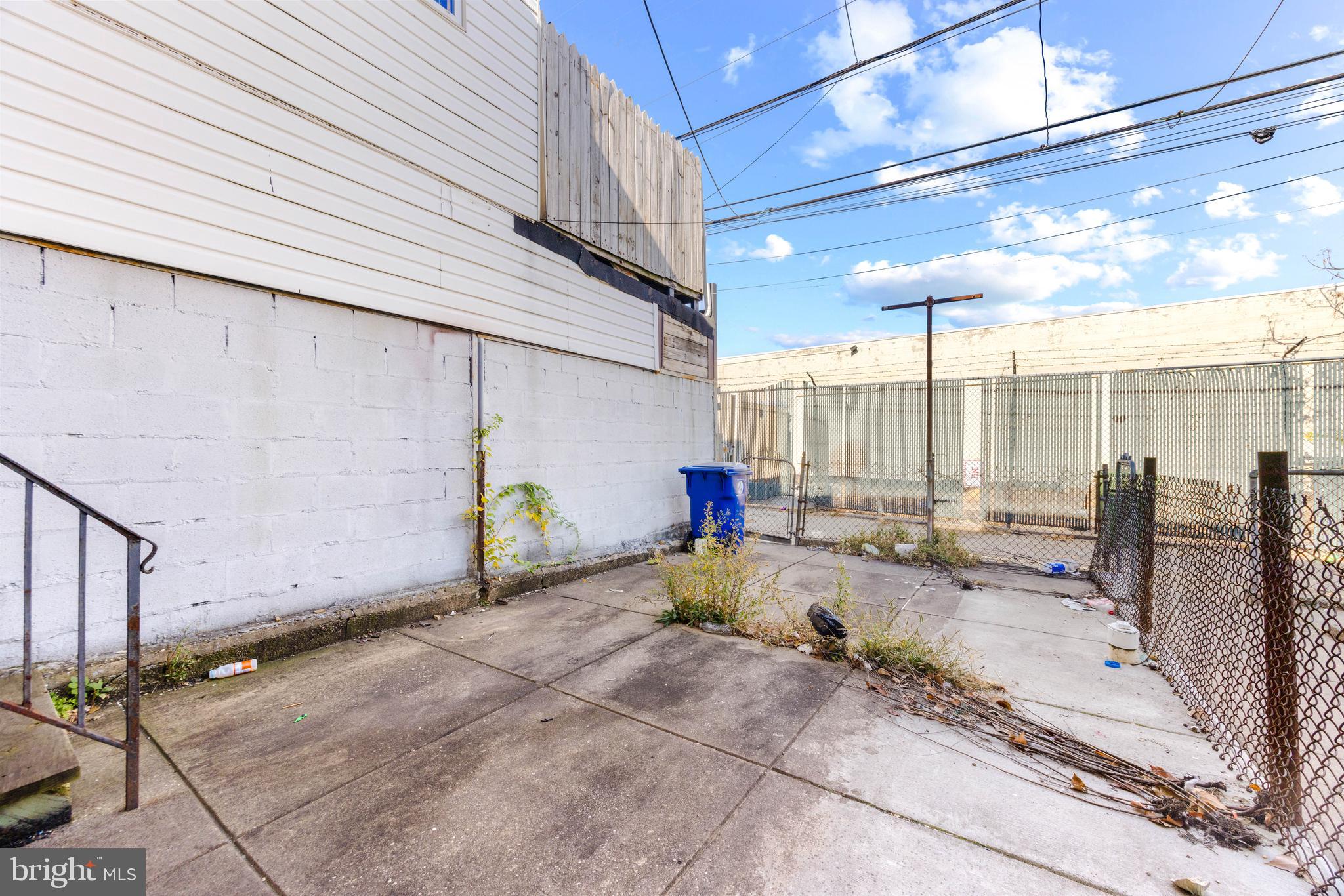 ELLWOOD PARK - Residential