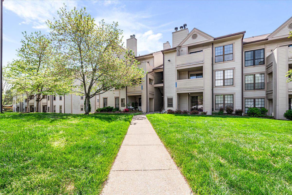 VICTORIA CROSSINGS AT MANCHESTER LAKES - Residential