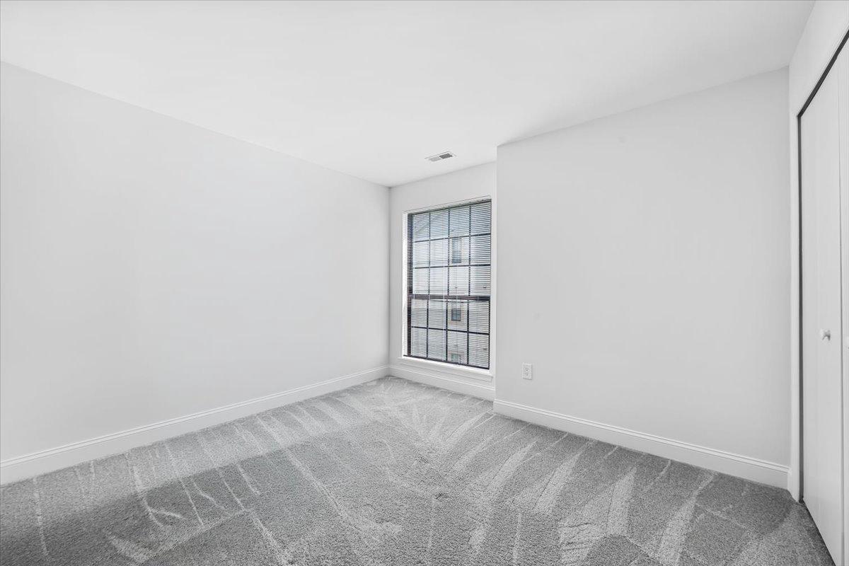 VICTORIA CROSSINGS AT MANCHESTER LAKES - Residential