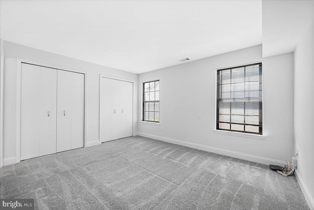 VICTORIA CROSSINGS AT MANCHESTER LAKES - Residential