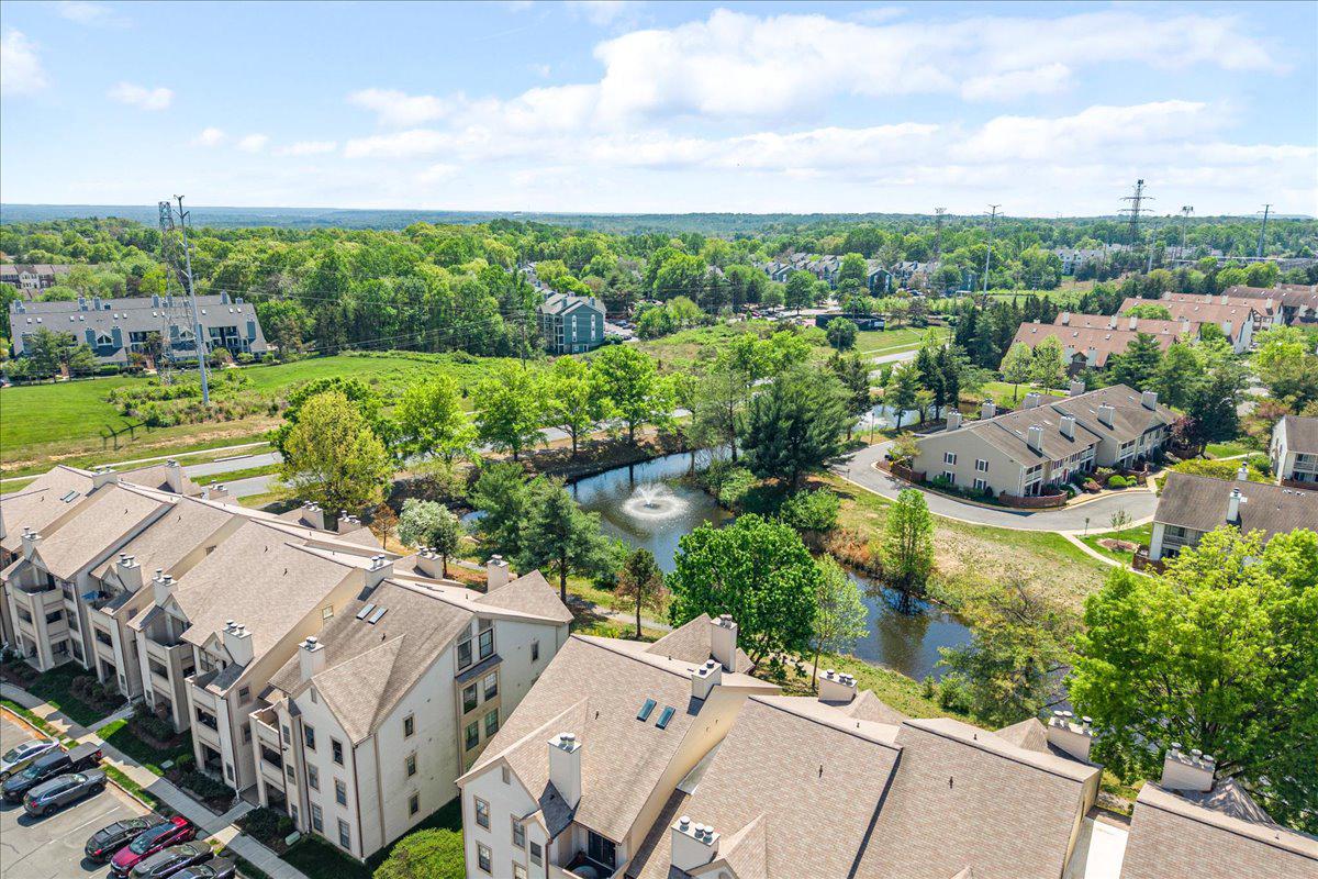 VICTORIA CROSSINGS AT MANCHESTER LAKES - Residential