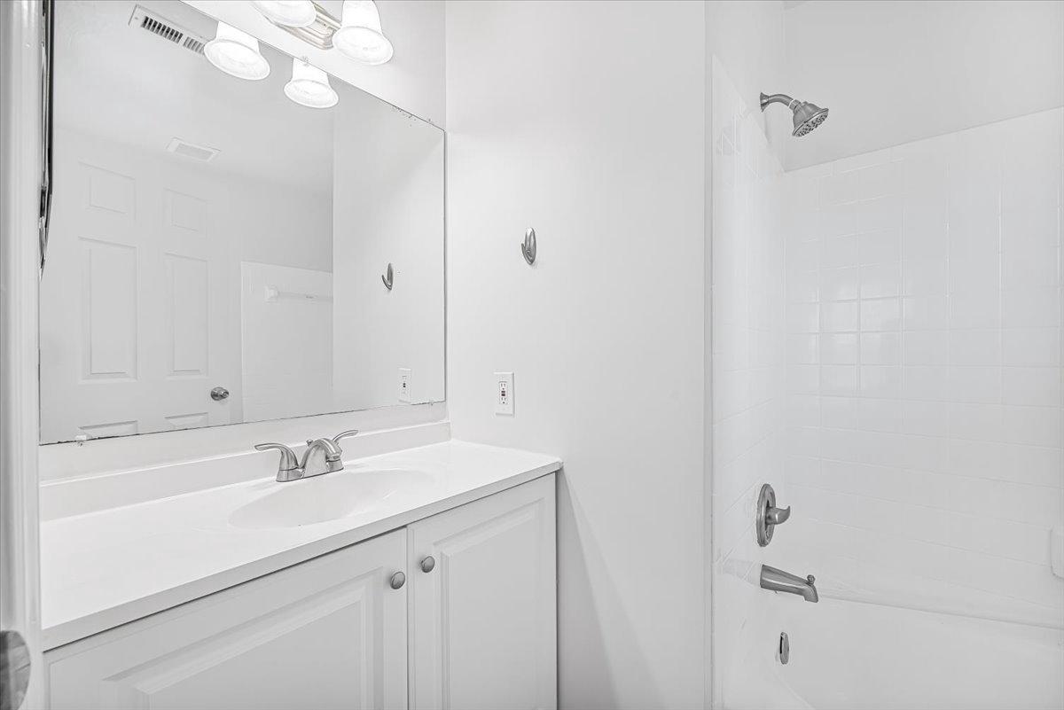 VICTORIA CROSSINGS AT MANCHESTER LAKES - Residential