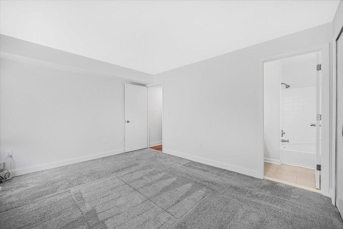 VICTORIA CROSSINGS AT MANCHESTER LAKES - Residential