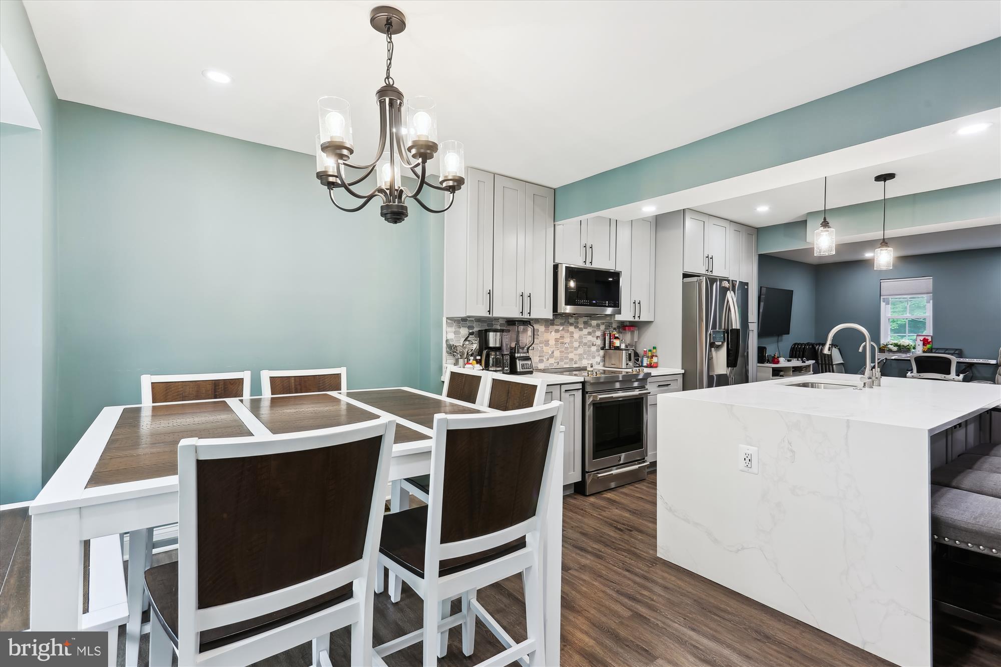 3822 GAWAYNE TERRACE 32-382