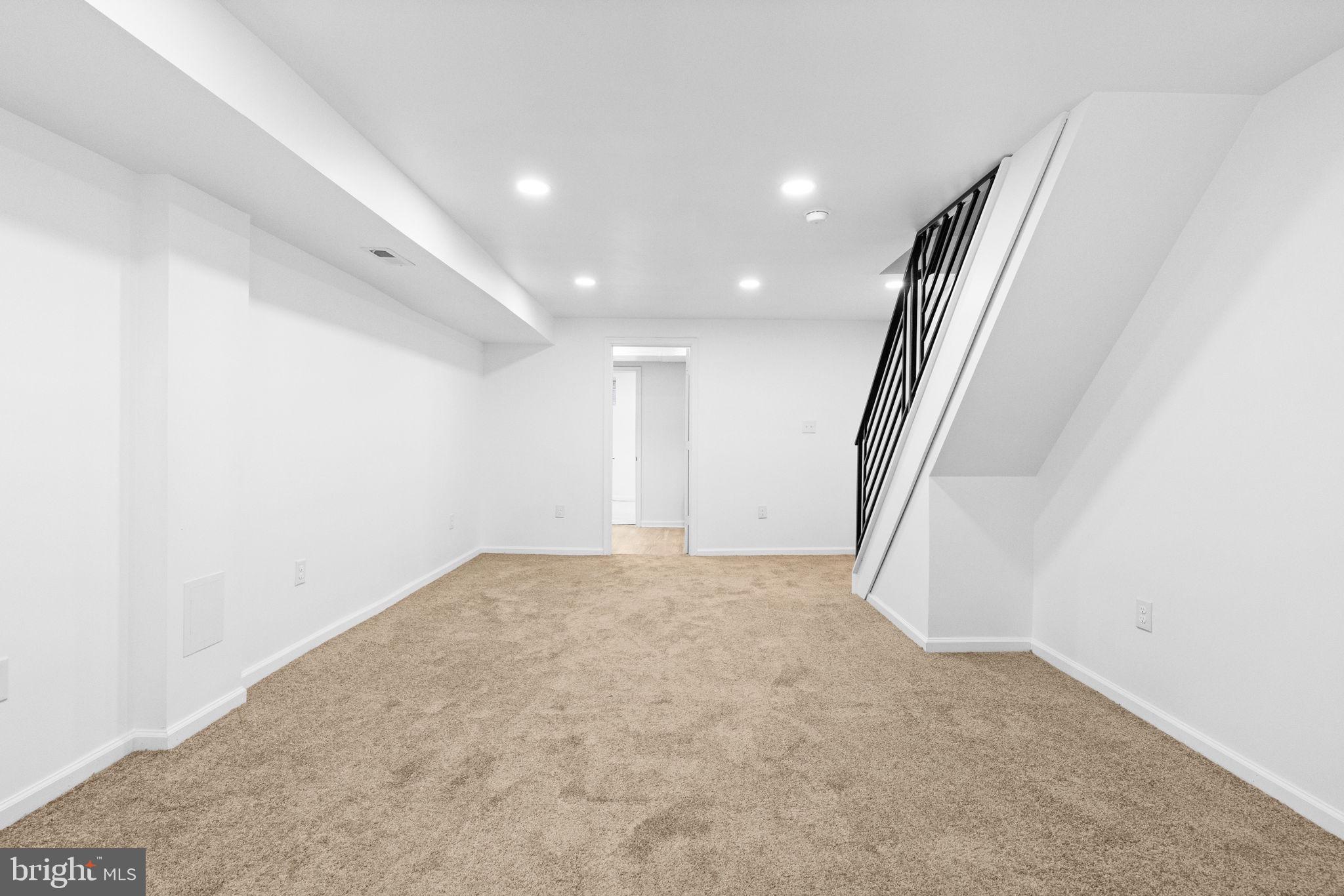 WEST OAK LANE - Residential