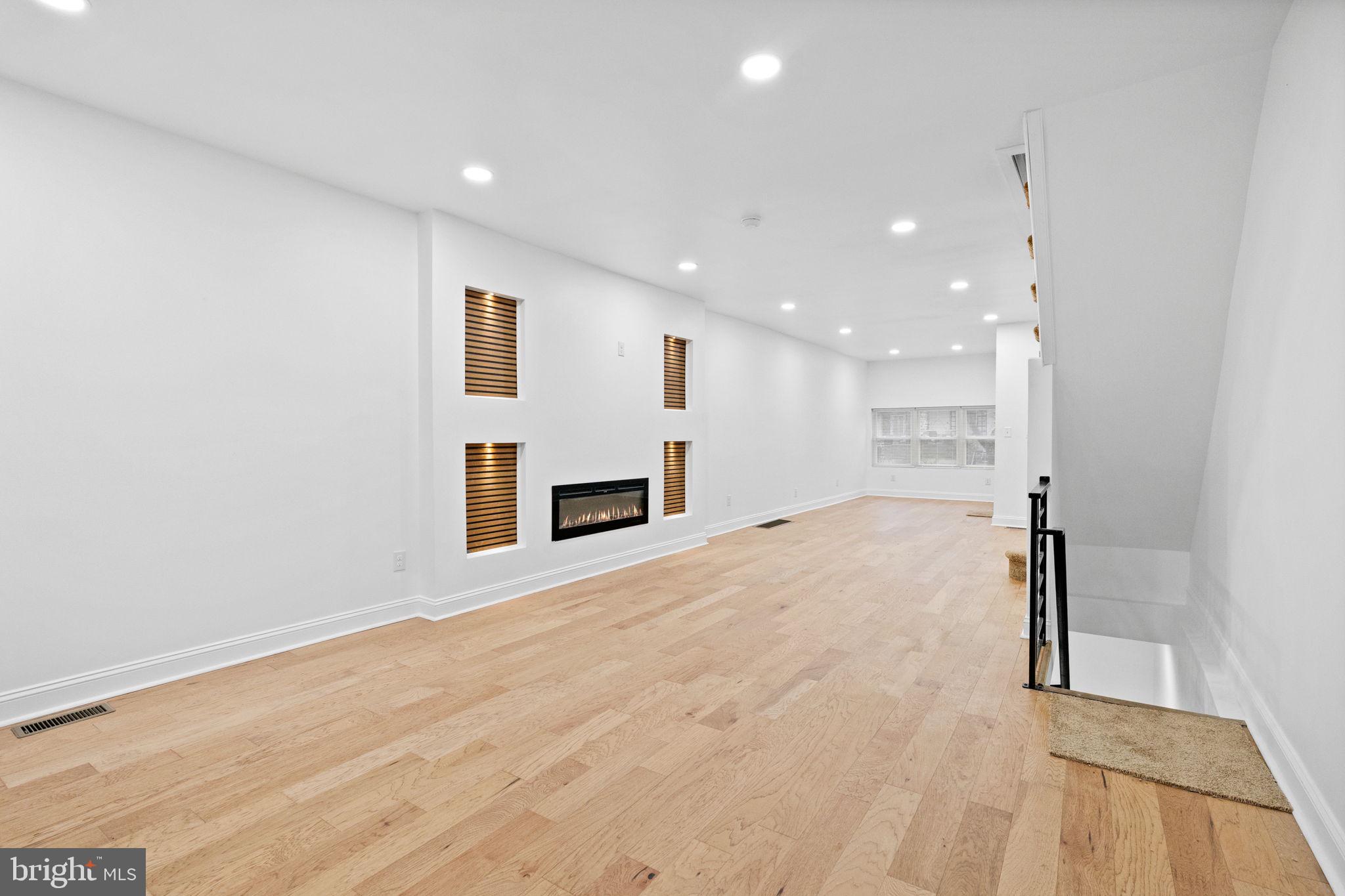 WEST OAK LANE - Residential