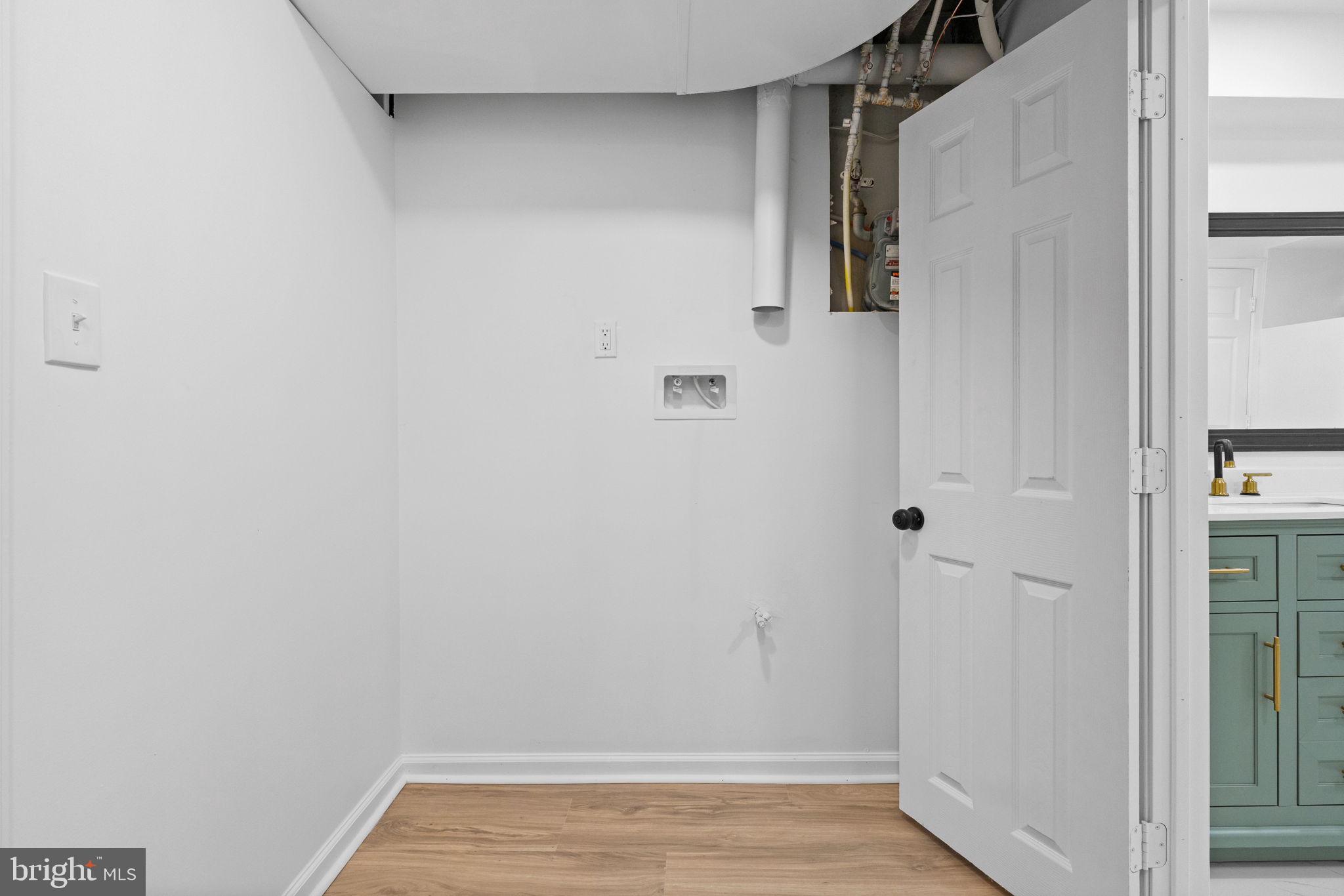 WEST OAK LANE - Residential