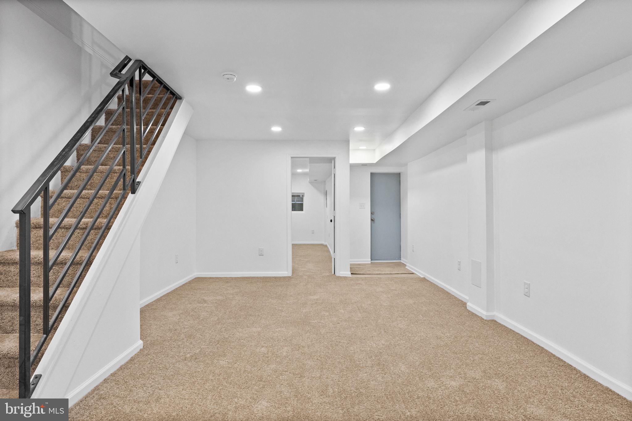 WEST OAK LANE - Residential