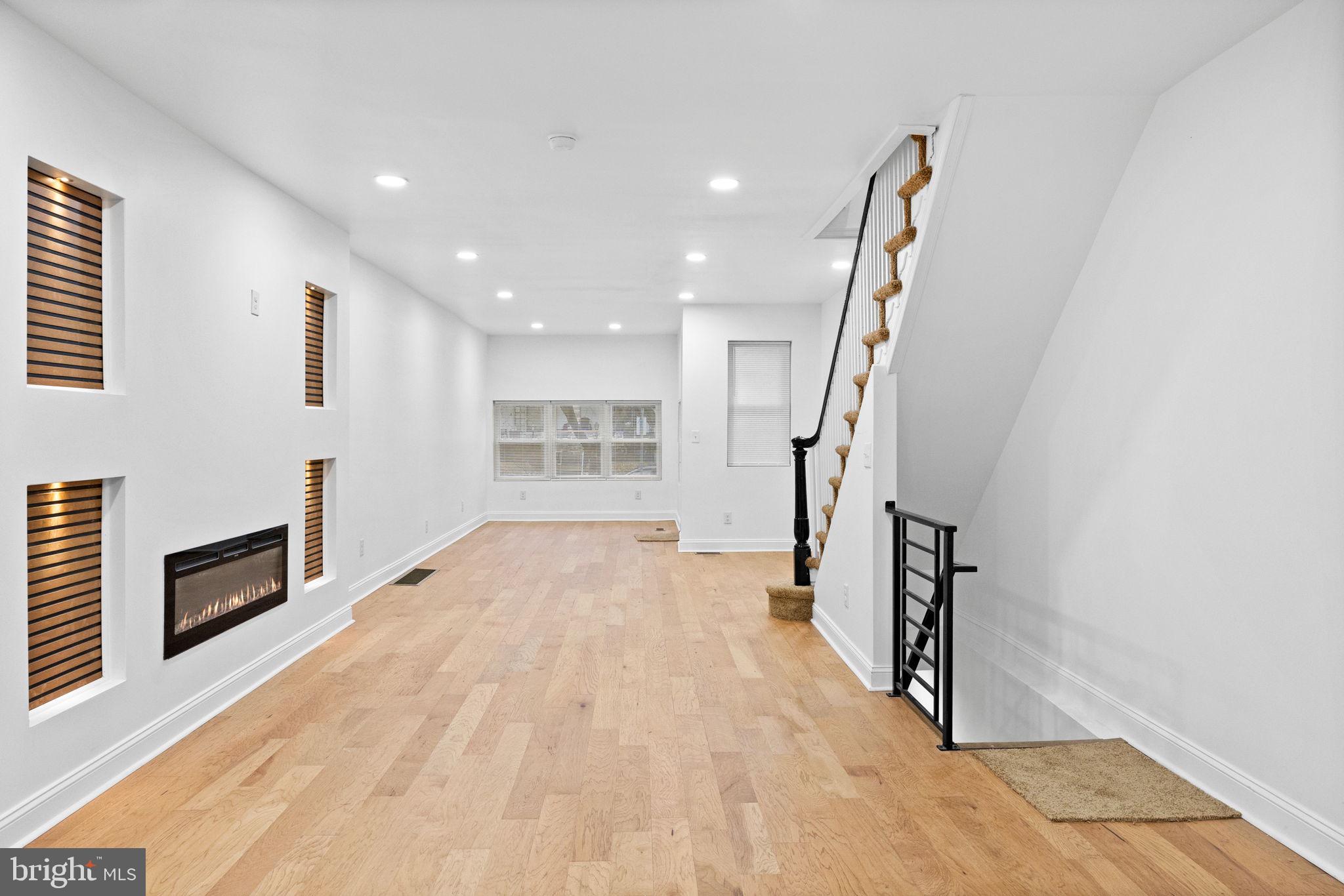 WEST OAK LANE - Residential