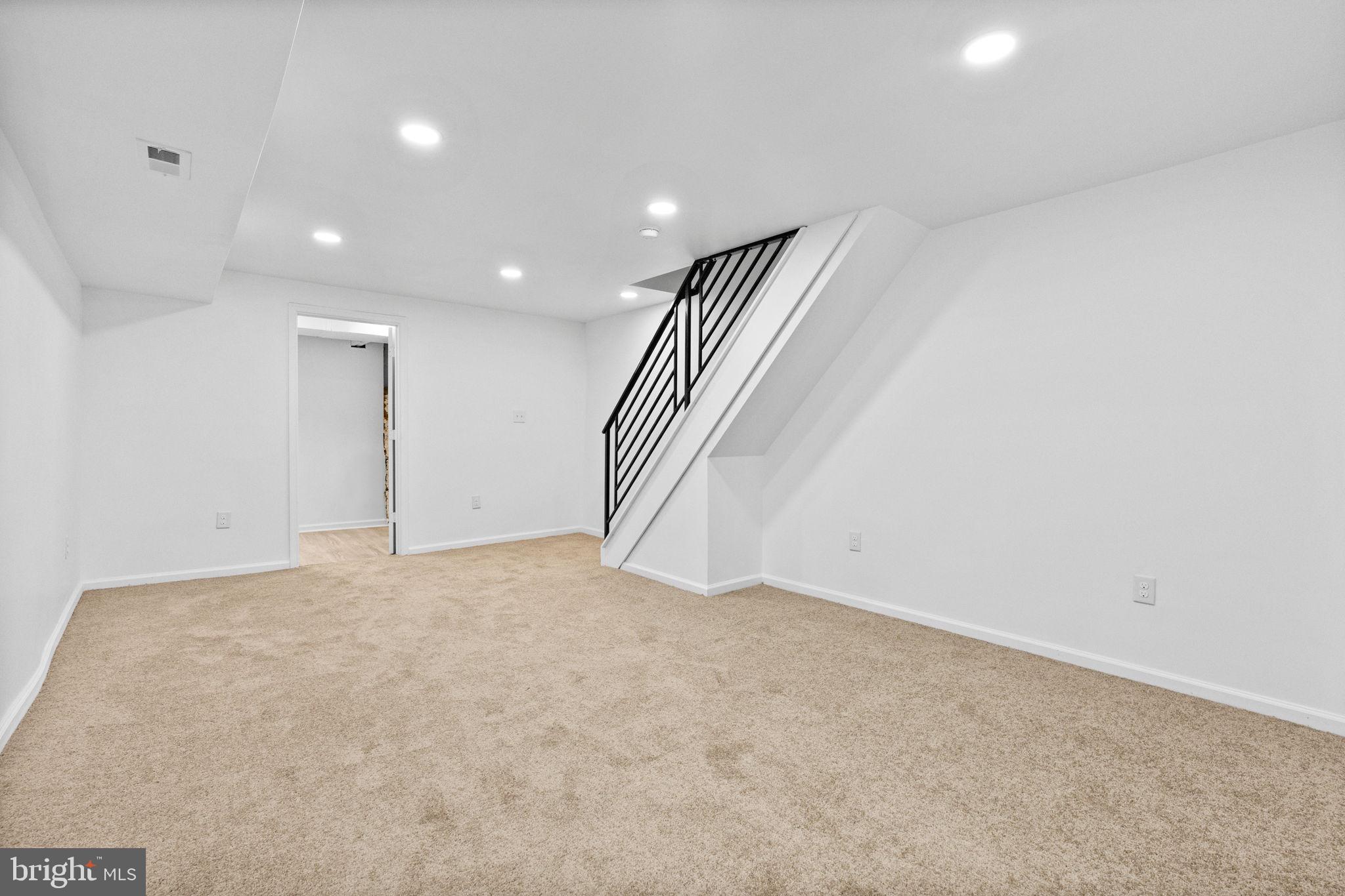 WEST OAK LANE - Residential