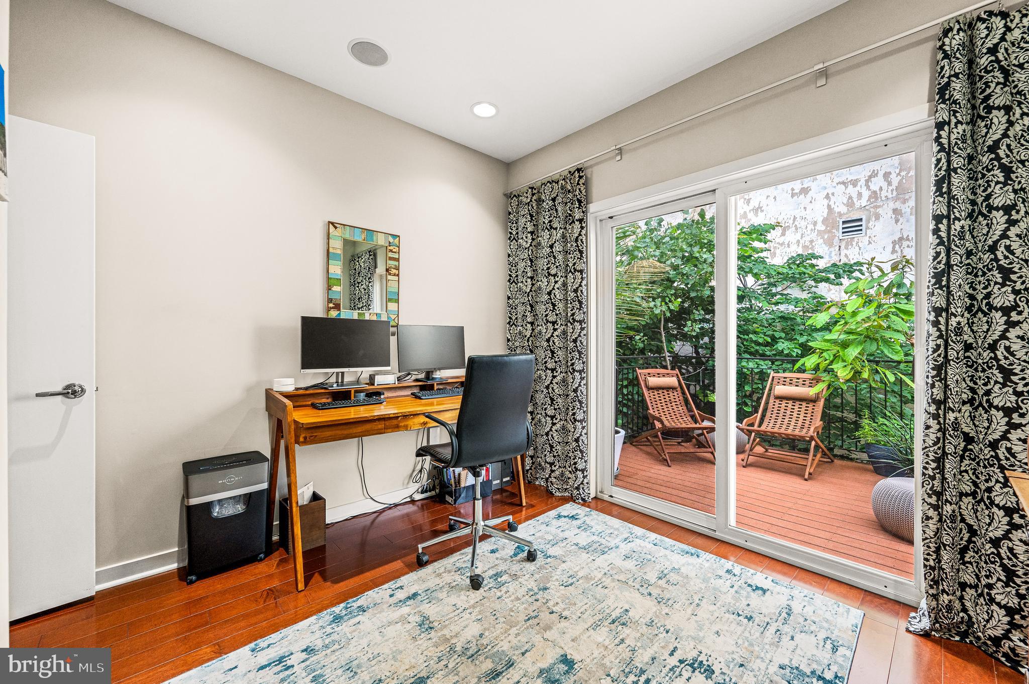 GRADUATE HOSPITAL - Residential